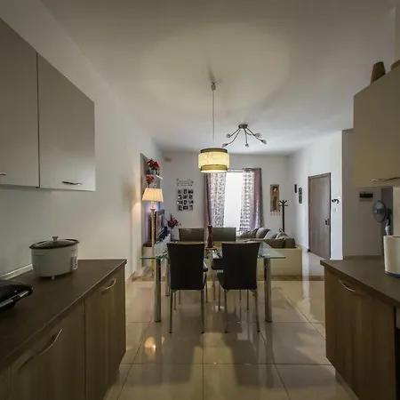 Modern Flat At Apartment *